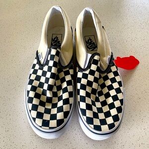 Van black and white checker